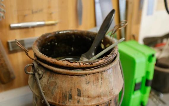 Atelier d'un artisan d'art en Vaucluse  © Hocquel