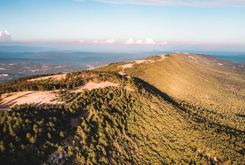 Le Mourre Nègre, sommet du Luberon  © LezBroz