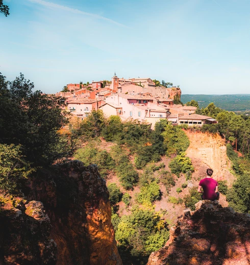 Village de Roussillon dans le Luberon  © LezBroz