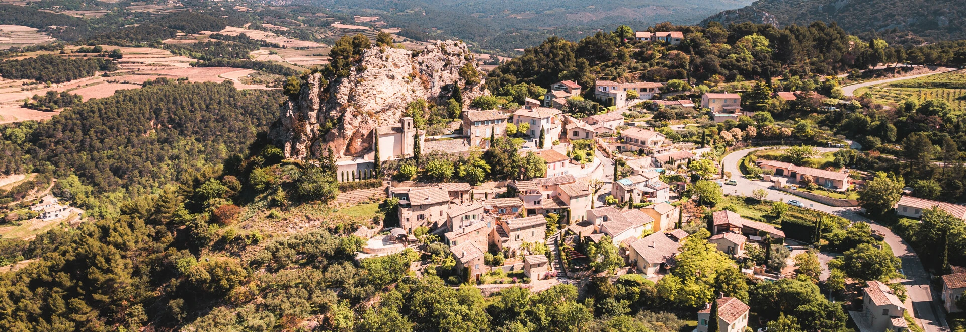 Village de La Roque Alric en Vaucluse   © LezBroz