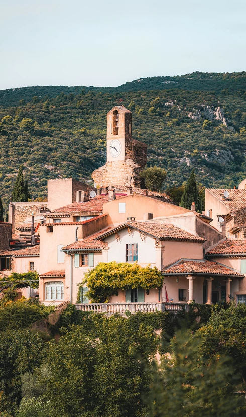 Village de Lourmarin en Vaucluse  © LezBroz