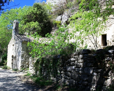 Maison troglodyte du village du Barry  © Hocquel
