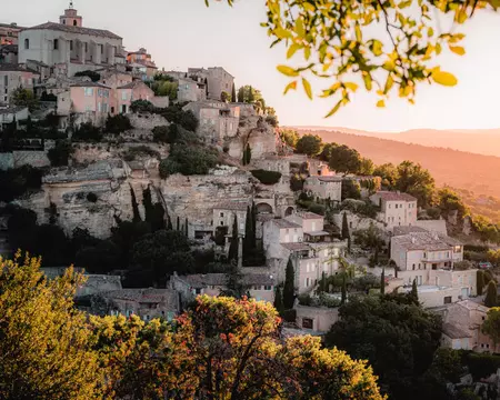 Lever de soleil sur Gordes  © LezBroz