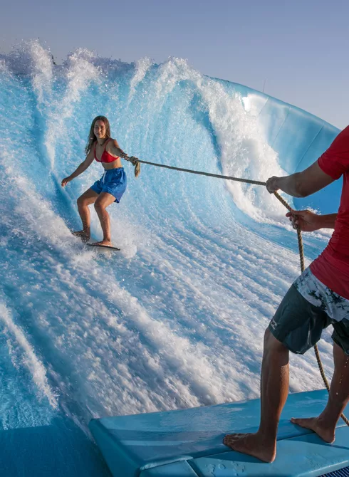 Cours de surf sur Dawave  © © Wave Island